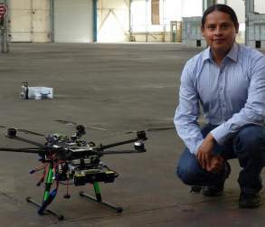 José Martínez Carranza (From article: http://phys.org/news/2015-05-scientist-drones-autonomously-routes.html)